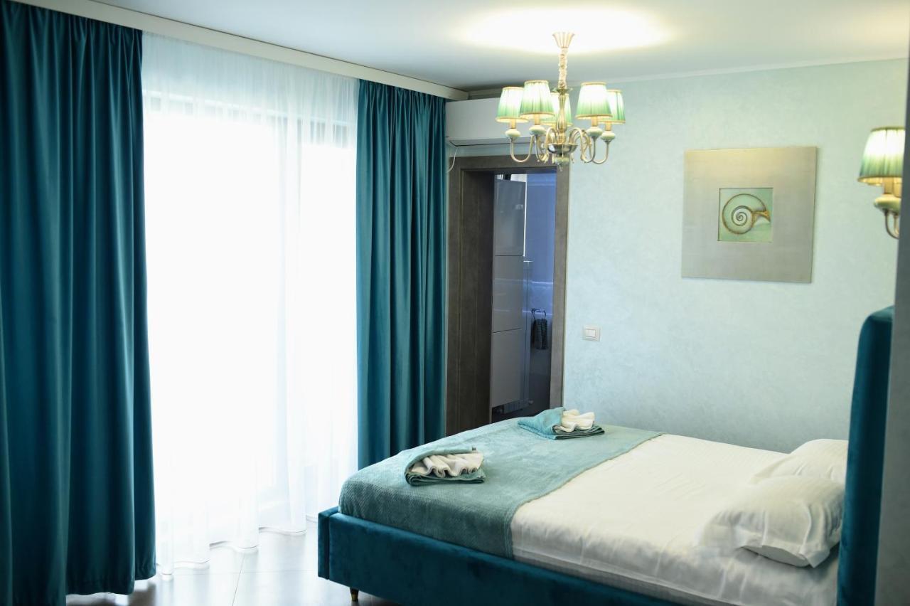 Myosotis Mamaia Studio By The Lake Apartment Exterior photo