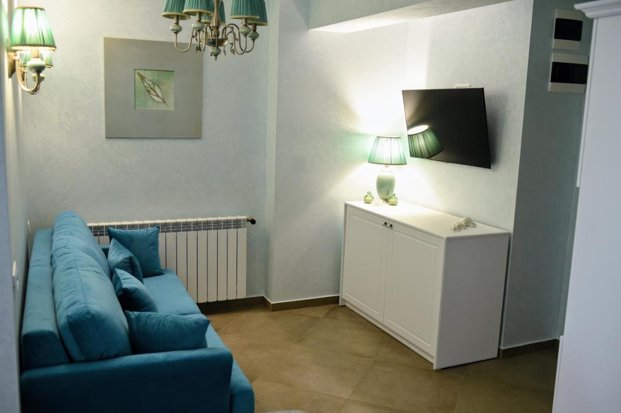 Myosotis Mamaia Studio By The Lake Apartment Exterior photo